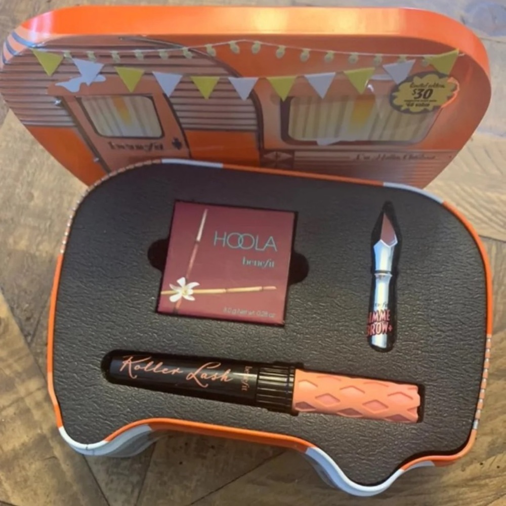 Benefit cosmetics bronzer/mascara gift set